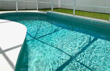 Family Home, Near Disney-Private pool, Spacious 3BR Retreat - Photo 3