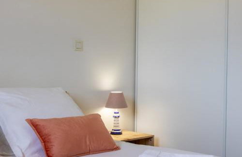 Pieds Dans L'eau Madame est Servie - Foto 12