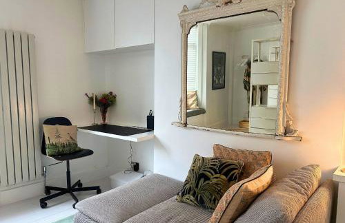 Stylish Flat by Brockley Station & Goldsmiths - Photo 3