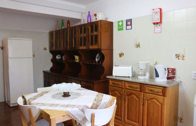 3 Bedroom Apartment in a Ground Floor of a Vila Wseparate Kitchen Living Room - Foto 13