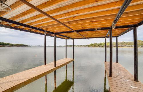 Private Dock and Yard! Modern Getaway in Mabank - Foto 31