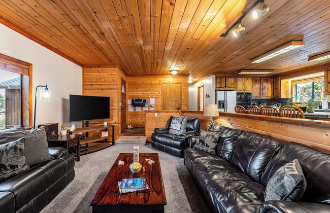 Whiskey Springs by Avantstay Classic Cabin Near Tahoe Donner Ski Area! - Foto 4