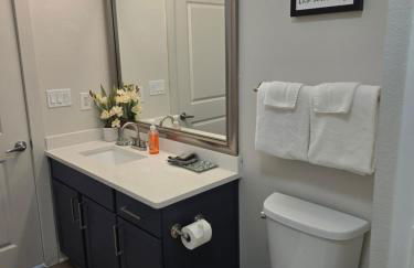 2bdrm/2 King beds/1Air mattress - Photo 16