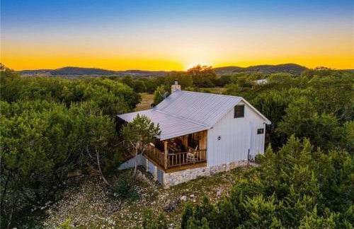 Modern Cabin with Hill Country Views - Foto 22