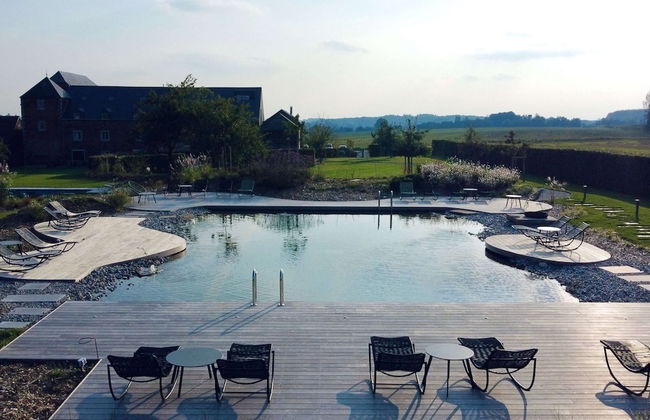 Splendid Castle in Perwez-haillot With Sun-loungers - Photo 15