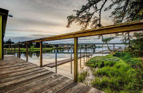 Riverside retreat with stunning views, historic charm - Coastal adventure awaits - Foto 29