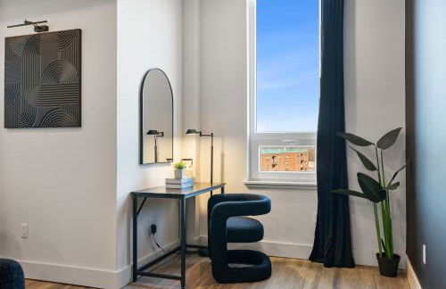 2BR, King Bd, Free Prkn, Gym, NYC View, 8min Train - Foto 26