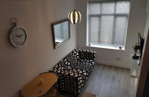 Webb place 2 bedroom apartment ! - Photo 8