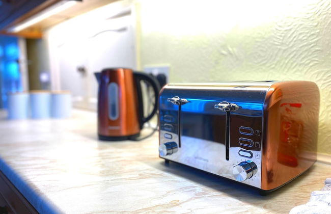 Bright and Spacious 4 Bedroom Home - Foto 17