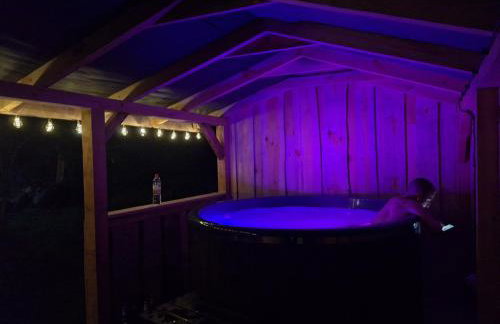 Biały domek nad stawem - Foto 12