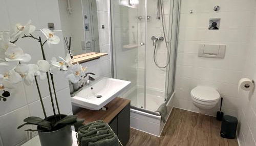 HAG- 3 Zimmer - hochwertig eingerichtet - zentral - ruhig - self-checkin- voll ausgestattet - Photo 2, towels, Shower