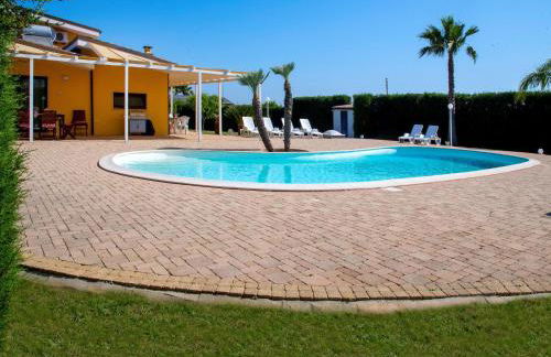 Villa Near Gallipoli w/ Pool - Foto 10