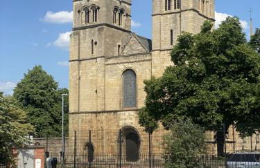 2-Bedroom Contractor Stay - Gated Parking & Fast WiFi - Photo 19