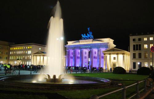 1,399 sq ft Historic Landmark, Checkpoint Charlie - Foto 60