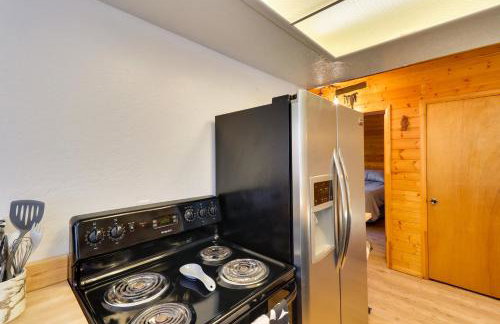 Decks and Fire Pit Rustic-Modern Overgaard Cabin! - Foto 10