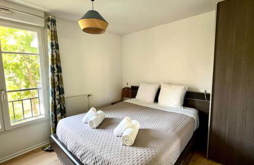 Charmant T2 avec balcon - Golf National à 5 min - Foto 2