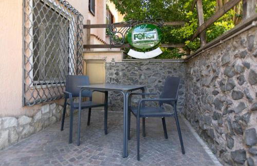 TonyHouse - Photo 10