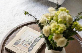 Chic and Spacious 2BD Apt with washer and dryer in unit - Foto 13