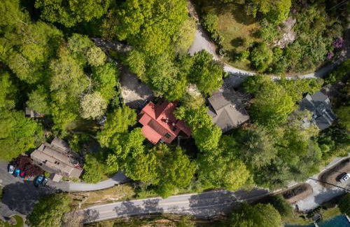 Stunning 4BR Retreat, Deck, Ping Pong, Near Marina - Foto 53