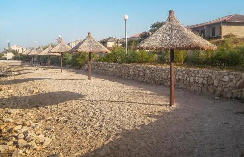 1 Bedroom Awesome Apartment In Dinjiska - Foto 12