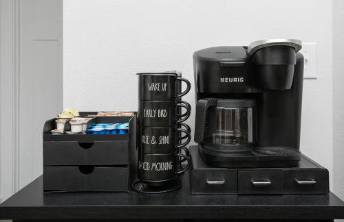 Mins to the Beach/King Beds/Arcade-Snowbird Deals! - Foto 21