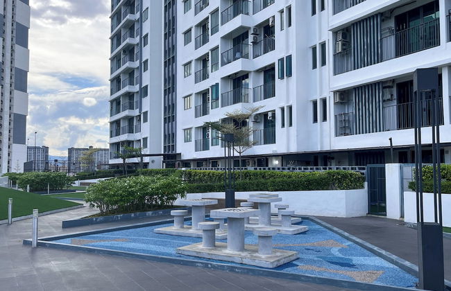 Comfy 3-Bedrooms Apartment at Meritus Residensi - Foto 51