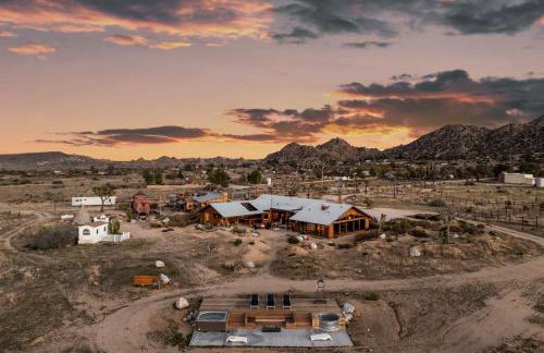 The Outlaw By The Cohost Company - Foto 7