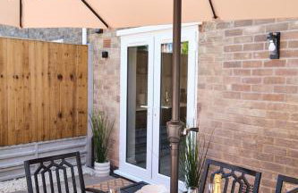 Spacious 4 Bed House Sleeps 6 Parking Garden in Loughborough - Foto 4