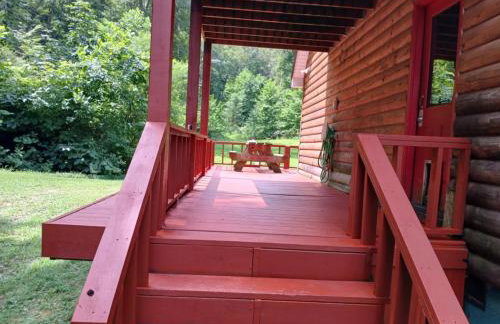 The Bunkhouse - 3 BR, 2 BA Deluxe Cabin - Foto 4