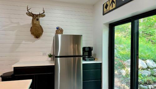 Modern 2BR Retreat in Harbor - Photo 4