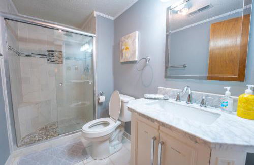 Martinsville Gem - Fireplace, Pets, Near the Park - Foto 34