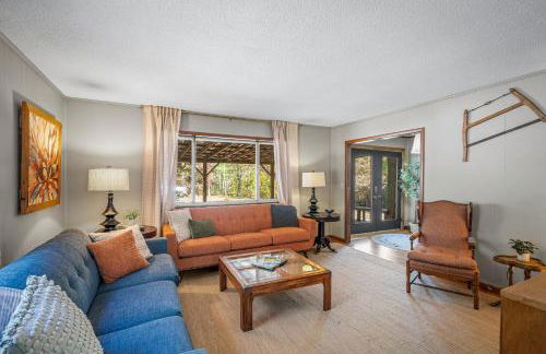 Big Yard Family Getaway - Pets OK - Grill and Hike - Foto 1