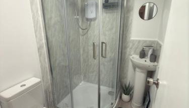 Crown's Court - Foto 4, Shower