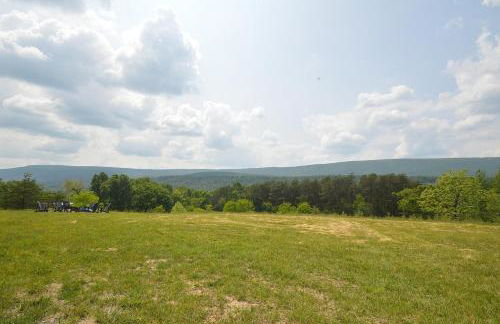 Black Bear Cabin - Fire Pit, Grill, View, Pet Friendly, Fireplace, King Bed, Wifi, Game Room - Foto 44