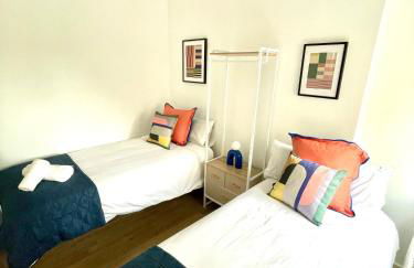 Los Sastres - Photo 3