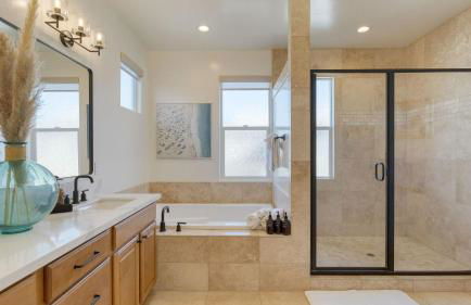 Sunset Serenity by Avantstay Rooftop w/ Hot Tub & Fire Pit, 3 Blocks to Beach! - Foto 49