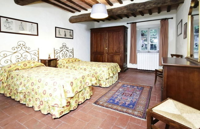 Charming Villa in Tuscany With Pool & Views - Foto 2