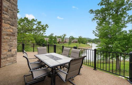 Luxury Lakefront Chalet Resort 2 Pools FREE Amenities Dock Kayaks Waterslide - Foto 63