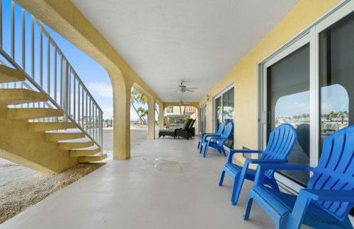 Sunset Harbor Waterfront Villa with Dock Cabana Club - Foto 14