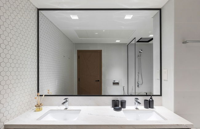 Stylish 1BR at Palace Residences - Photo 23