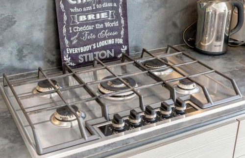 19th Century Luxury Lodge with Hot-Tub - Foto 22