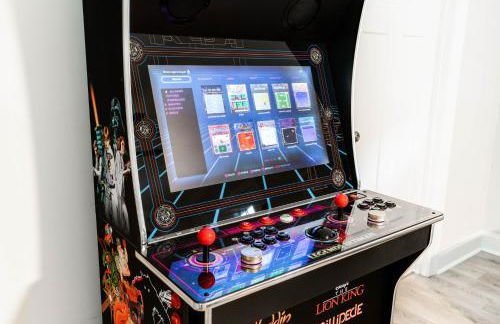 Madison Family Home & Event Rental Space on 7 Private Acers - Photo 3