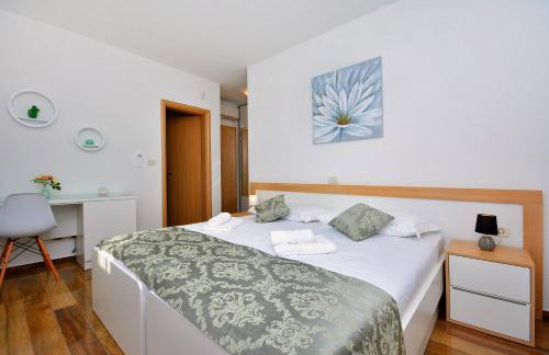 Villa Authentica with Heated Pool - Foto 39