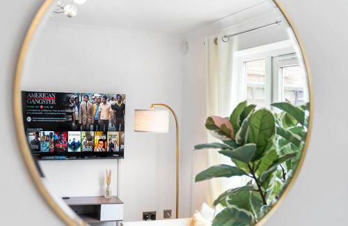 Modern Two Bed House - Garden - Parking - Smart TV - 2GMS - Foto 25