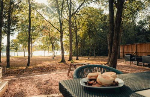 Premium Lakefront Cabin 2 The Magnolia - Foto 22