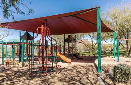 Phoenix Home with heated pool, desert views & hot tub - Foto 32