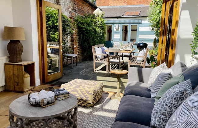 Dolls House - Luxury Townhouse - From 400 Per Night - Photo 11