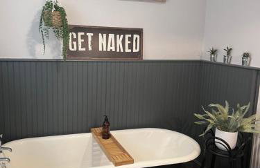 CWTCH COTTAGE Llantrisant 2 bed home - sleeps 4 - Foto 31