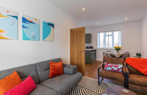 Spacious 2-Bed Flat with Panoramic Views - Foto 17