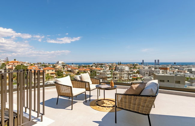 Sanders Eduardovich Limassol - Photo 1